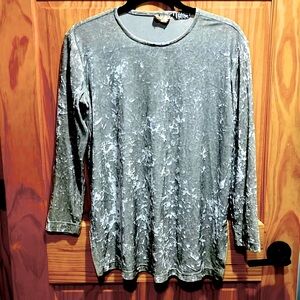 Bonnie Strauss for HENRI BENDEL Silver/Green Top.  Size S.